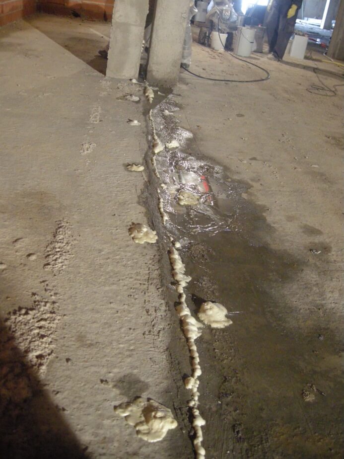 Imperméabilisation sous la nappe phréatique : application de résines hydro-expansives.