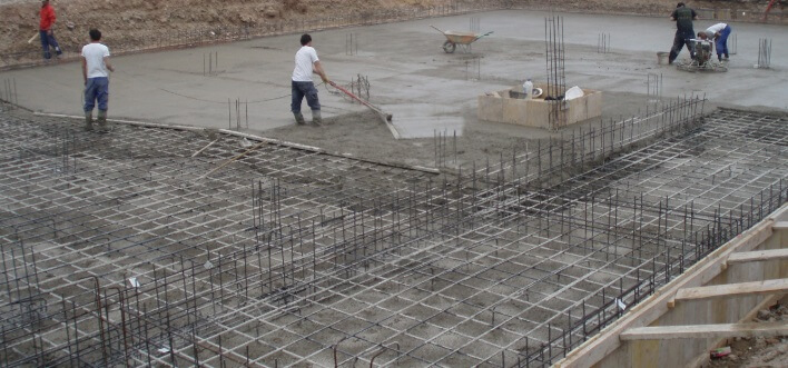Étanchéité sous la nappe phréatique dans les dalles en béton.